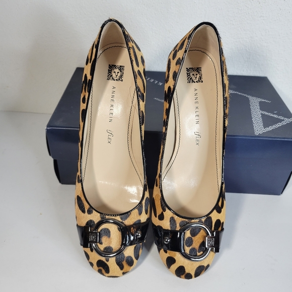 Womans Anne Klein iFlex Leopard Print Cow Fur 2.5Inch Pumps Size 7Med - Picture 3 of 16